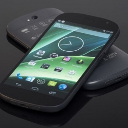 Новенький популярный смартфон Yota YotaPhone 2